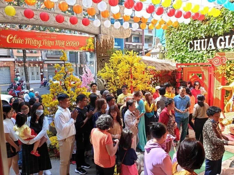 Phong tục ngày Tết cổ truyền Việt Nam