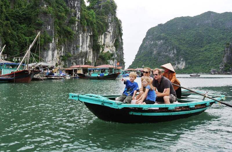 Làng chài Cửa Vạn