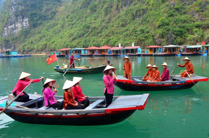 Làng chài Cửa Vạn Quảng Ninh