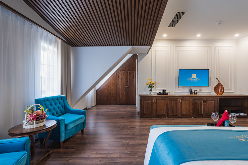 khám phá Hạ Long mùa xuân